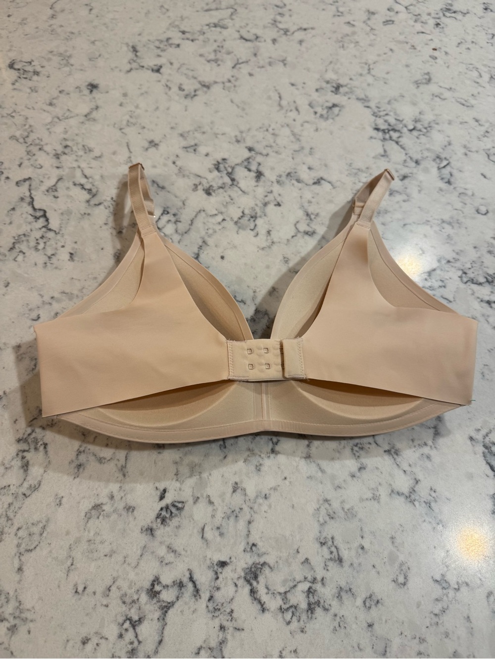 SOMA‎ Everyday Smooth Wireless T-Shirt Bra  Light Nude 
Size 34B - Picture 4 of 6